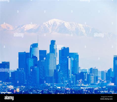 Los angeles skyline mount baldy hi-res stock photography and images - Alamy