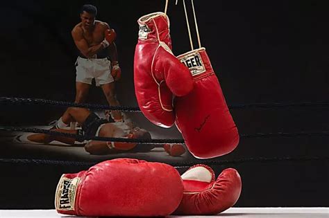 Muhammad Ali v Sonny Liston: 'Phantom Punch' gloves set to command £600k+ at auction - Mirror Online