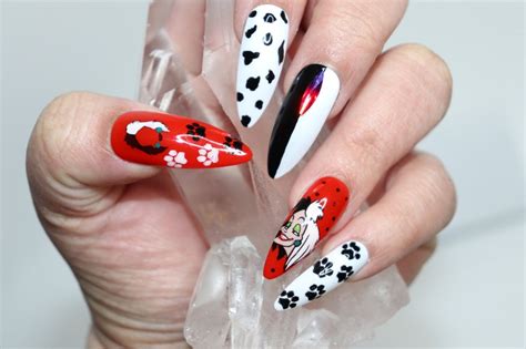 Cruella De Vil Nails False Nails Villains Paw Prints - Etsy