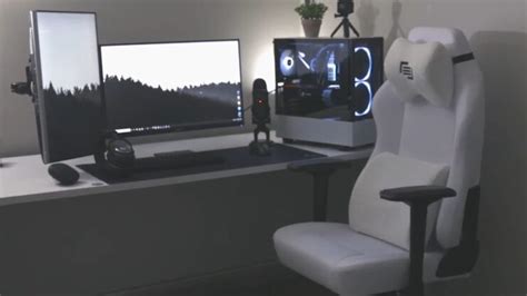 34 Unique Black And White Gaming Setup Ideas With Accessories In 2024 ...