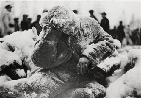 [Photo] Frozen dead Russian soldier in Finland, 31 Jan 1940 | World War ...