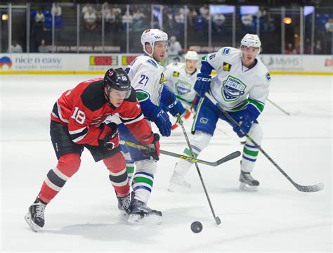 Albany Devils top Utica Comets to win series