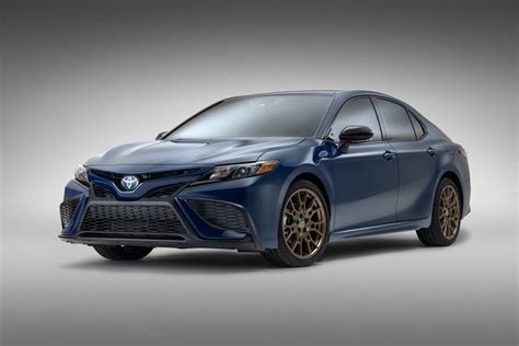 What MPG Does the 2023 Toyota Camry Get? | Cars.com