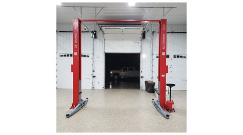 Advantage Lifts | Vehicle Service Pros