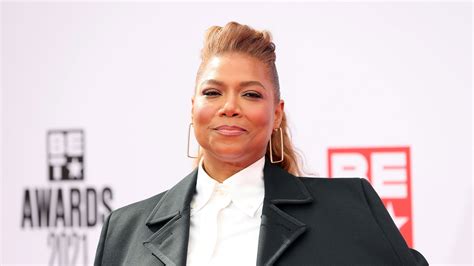 2021 BET Awards: Queen Latifah Accepts Lifetime Award in $6 False Lashes | Photos | Allure