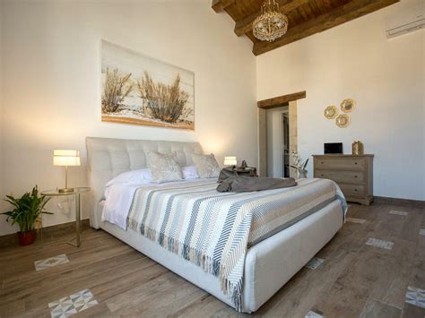 15 Best Hotels in Ortigia (Luxury, Boutique, Charming)