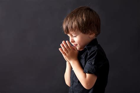 Kids Praying To God