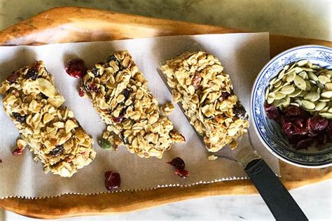 Easy Homemade Harvest Granola Bars - 31 Daily