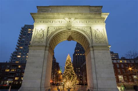 Washington Square Park Christmas Tree 2016 Photograph by Daniel ...