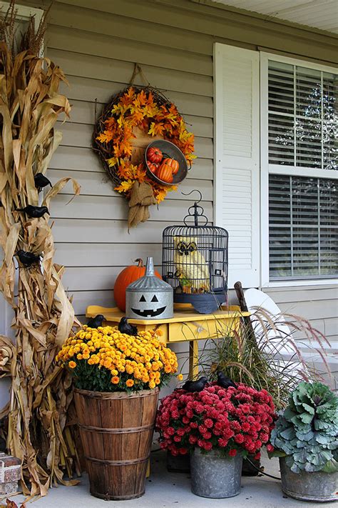 Transitioning The Porch From Fall To Halloween - House of Hawthornes