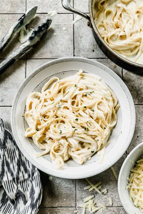 Fettuccine Alfredo – Tastes Better From Scratch – N muasafat