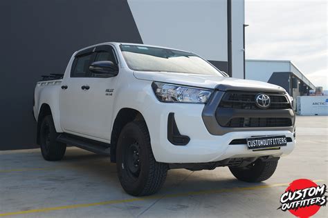 Toyota Hilux N80 SR - Custom Outfitters