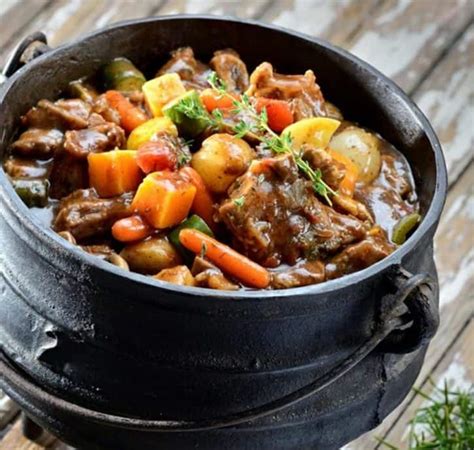 Best Potjie recipes: how to make it with chicken, seafood, lamb or beef ...