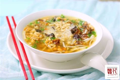 Minced Chicken Mee Hoon Soup Recipe by Navaneetham - CookEatShare