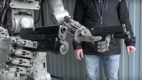 Russia's FEDOR Robot Can Dual Wield Pistols and May Be Going to Space ...