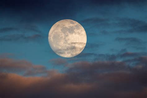 Full moon calendar 2022: When to see the next full moon | Space