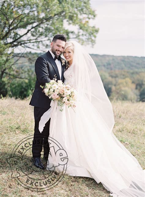 Dan + Shay's Shay Mooney and Hannah Billingsley's Wedding Photos | Dan & shay, Dreamy wedding ...