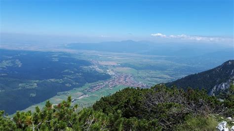 Hiking in Zarnesti, Romania [OC] : Outdoors