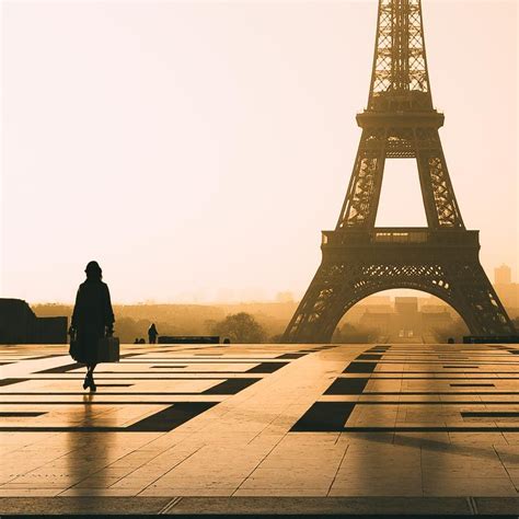 Sunrise at Place du Trocadero in Paris. The best view of the Eiffel ...