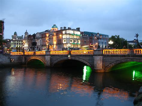 File:Ireland Dublin Night.JPG - Wikimedia Commons