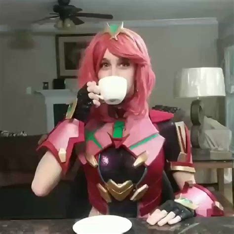 Therapist: Perfect cosplay Pyra isn't real. Perfect cosplay Pyra / Xenoblade Chronicles 2 ...