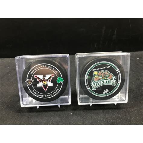 RARE COLLECTOR HOCKEY PUCK LOT