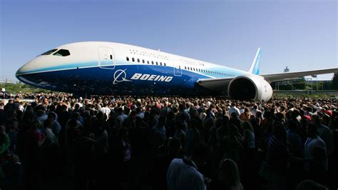 Boeing Pauses MAX Deliveries After Parts Problem | Company Business News