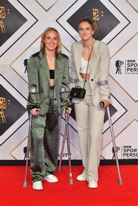 Lioness Beth Mead poses up a storm on crutches with partner at Sports Personality of Year ...