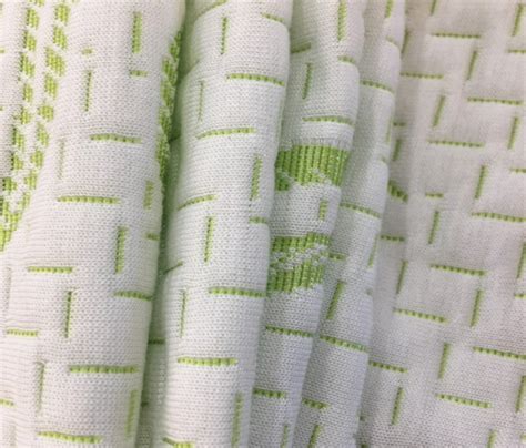 Soft Bamboo Fiber Air Layer Fabric Jacquard 60% Polyester / 40% Bamboo Fiber