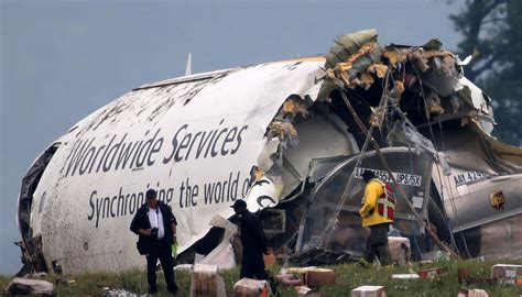 No early signs of engine failure, fire on UPS cargo plane - CBS News