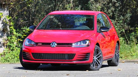 Review: 2017 Volkswagen Golf GTI Sport