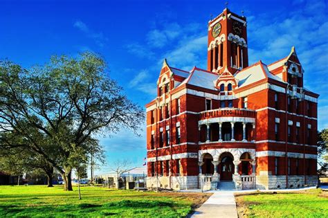 Lee County Courthouse - Giddings | THC.Texas.gov - Texas Historical Commission