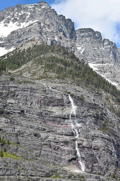 Premium Photo | Montana mountain lakes and waterfall views