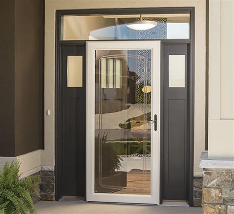 Retractable Screen, Security & Storm Doors | LARSON Storm Doors