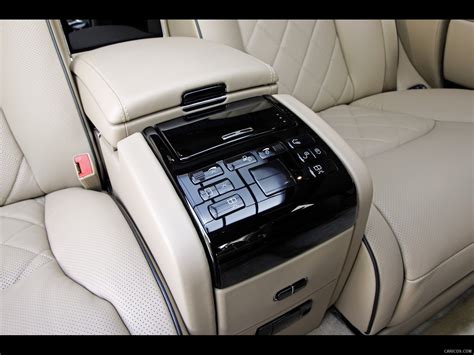 2010 Maybach Zeppelin - Interior, Rear Seats | Caricos