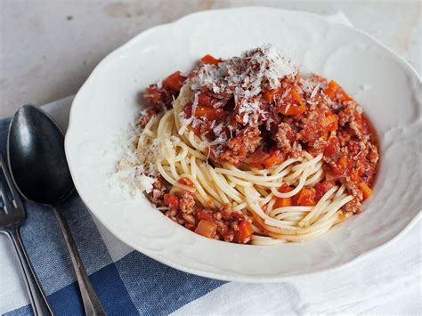 Simple spaghetti Bolognese | Recipe | Kitchen Stories