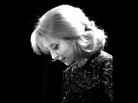 15 Essential Fairuz Songs To Add To Your Playlist