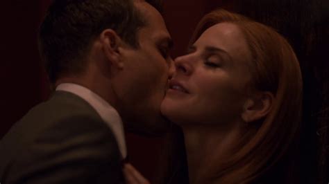 Harvey and Donna Kiss (Darvey Kiss) [Suits 8x16] Full Scene - YouTube