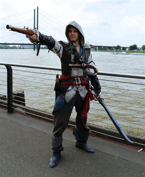 Edward Kenway Cosplay Japan Day 2013 x1 by Lowmex on DeviantArt