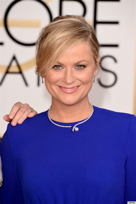 Amy Poehler's Golden Globes Dress Looks Just As Comfortable As It Is ...