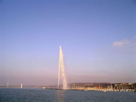 Fountain on Lake Geneva image - Free stock photo - Public Domain photo ...