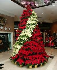 Commercial Christmas trees & professional decorators | Ambius