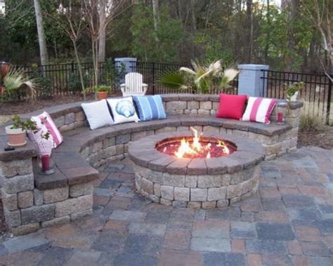 45 Awesome Fire Pit Ideas for Your Backyard | Backyard patio designs, Fire pit backyard, Fire ...