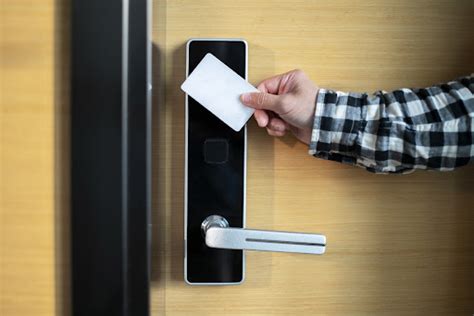 5 Ways a Smart Card Access Control System Saves Time