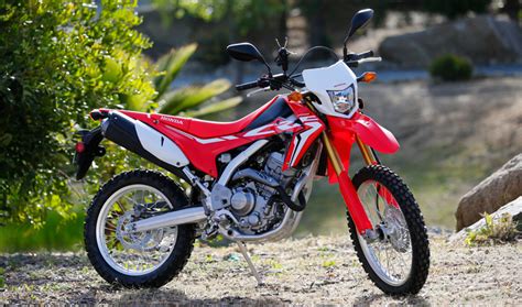 Impression: 2017 Honda CRF250L and 250L Rally - Dirt Bike Test