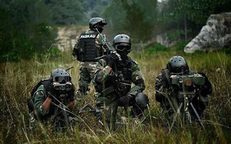 Elite Royal Malaysian Air Force Operatives in Target Acquisition Practice