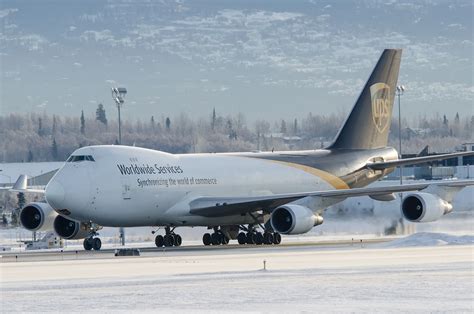 UPS N572UP Boeing 747 freighter at Anchorage ANC | Vliegtuig