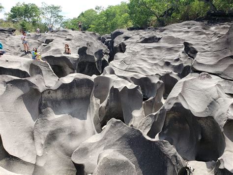 Vale da Lua: incríveis formações rochosas na Chapada dos Veadeiros