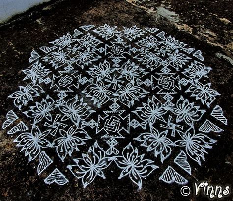 33 Dots Lotus Kolam for Margazhi in 2020 (With images) | Lotus, Dots ...