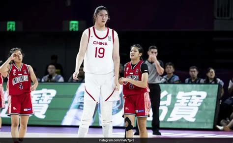 "She Is A Cheat Code": 7.3-Foot-Tall Chinese Girl Zhang Ziyu Dominates At Basketball